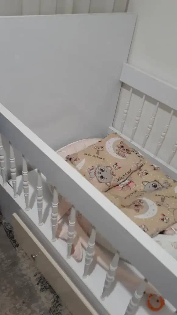 تخت نوزاد|تخت و صندلی بچه|رشت, لاکان|دیوار