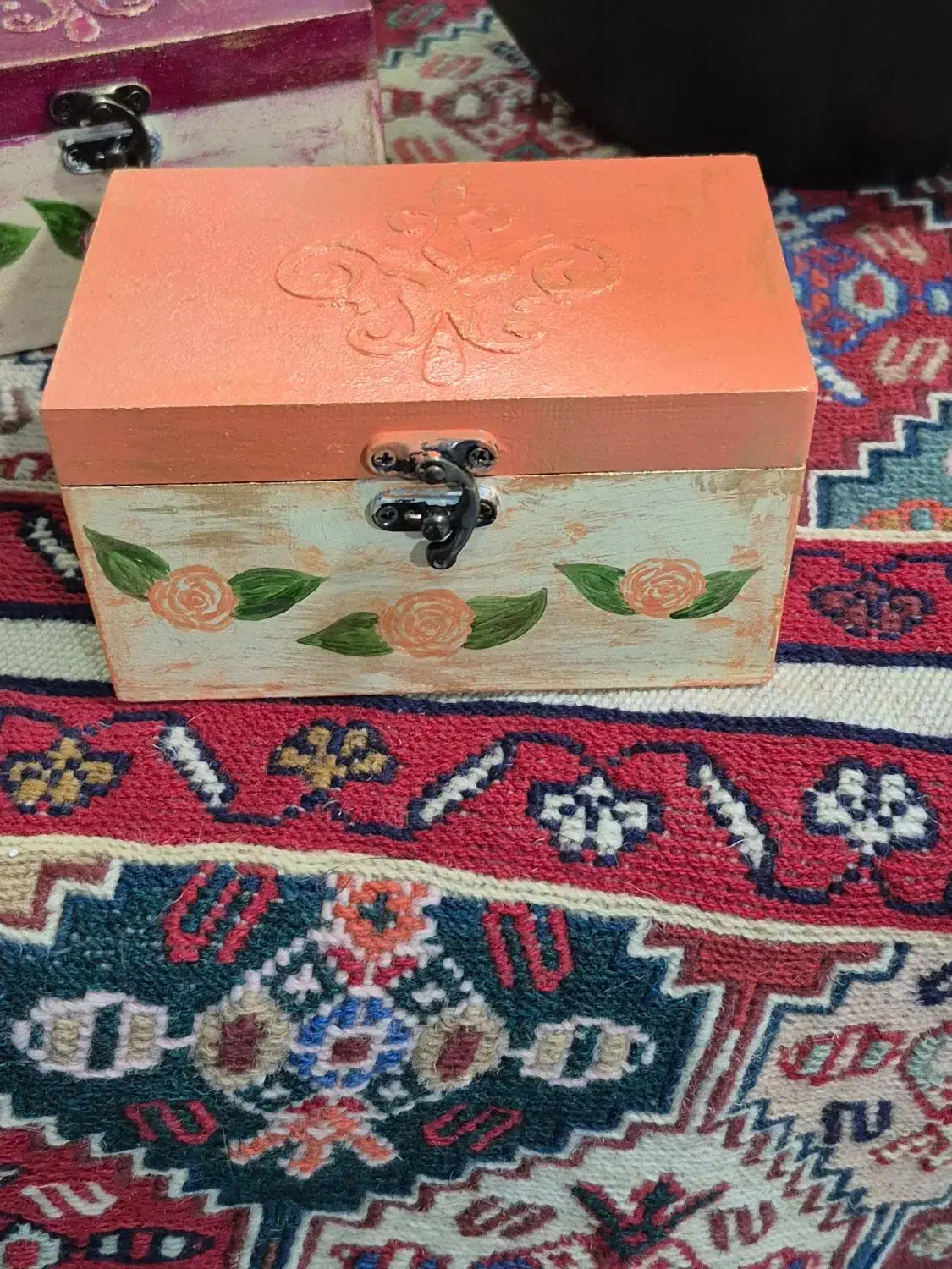 جعبه چوبی کوچک پتینه|صنایع دستی و سایر لوازم تزئینی|بندر ماهشهر, |دیوار