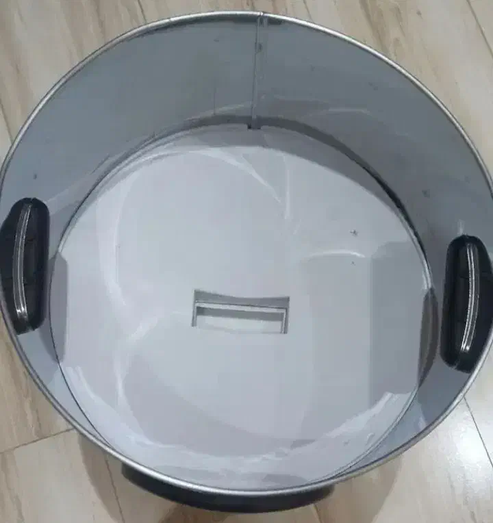 جا برنجی|آب‌چکان و نظم‌دهنده ظروف|فولادشهر, فولادشهر|دیوار