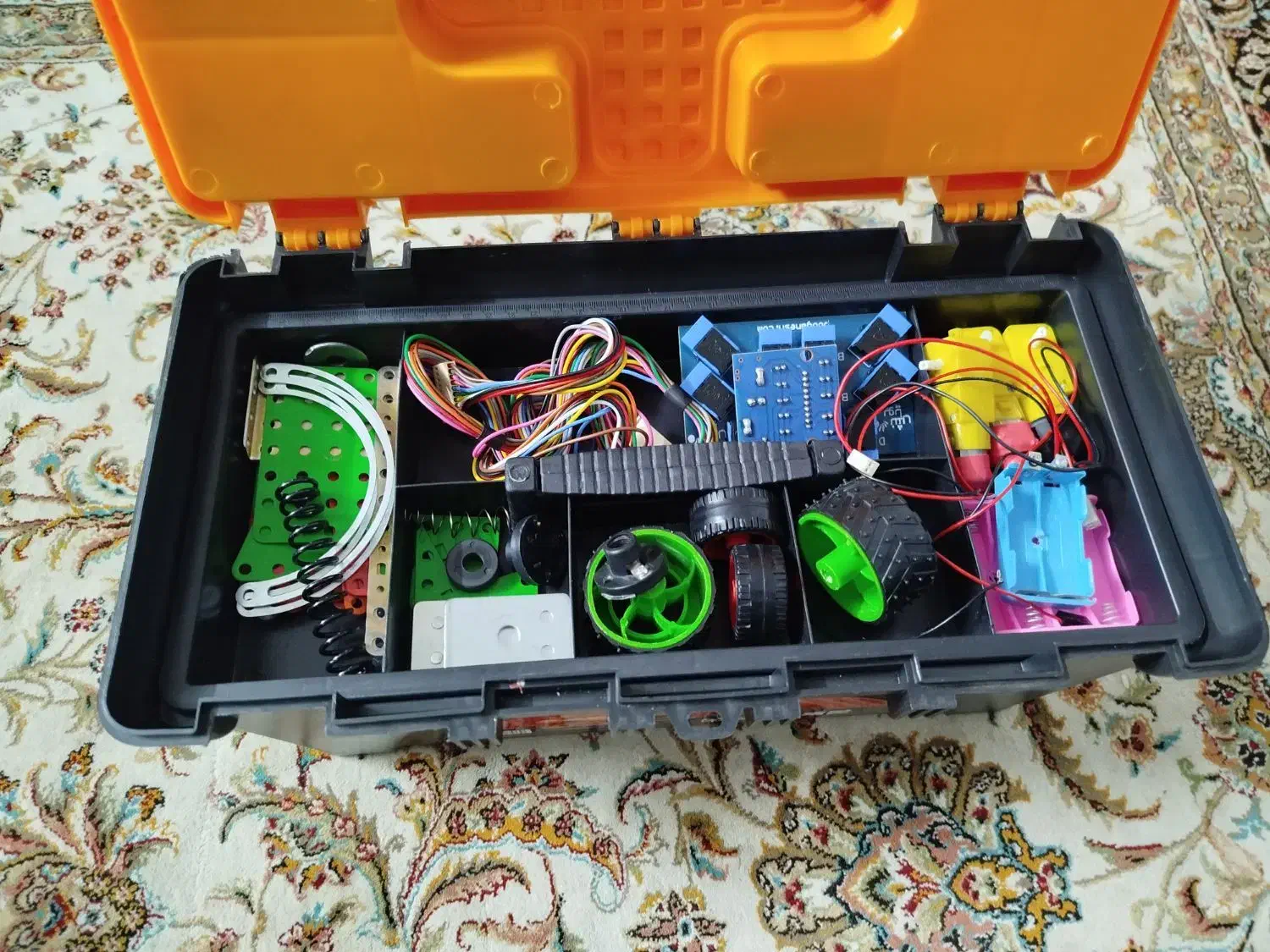 رباتیک فلزی|اسباب‌‌بازی|قم, پردیسان|دیوار