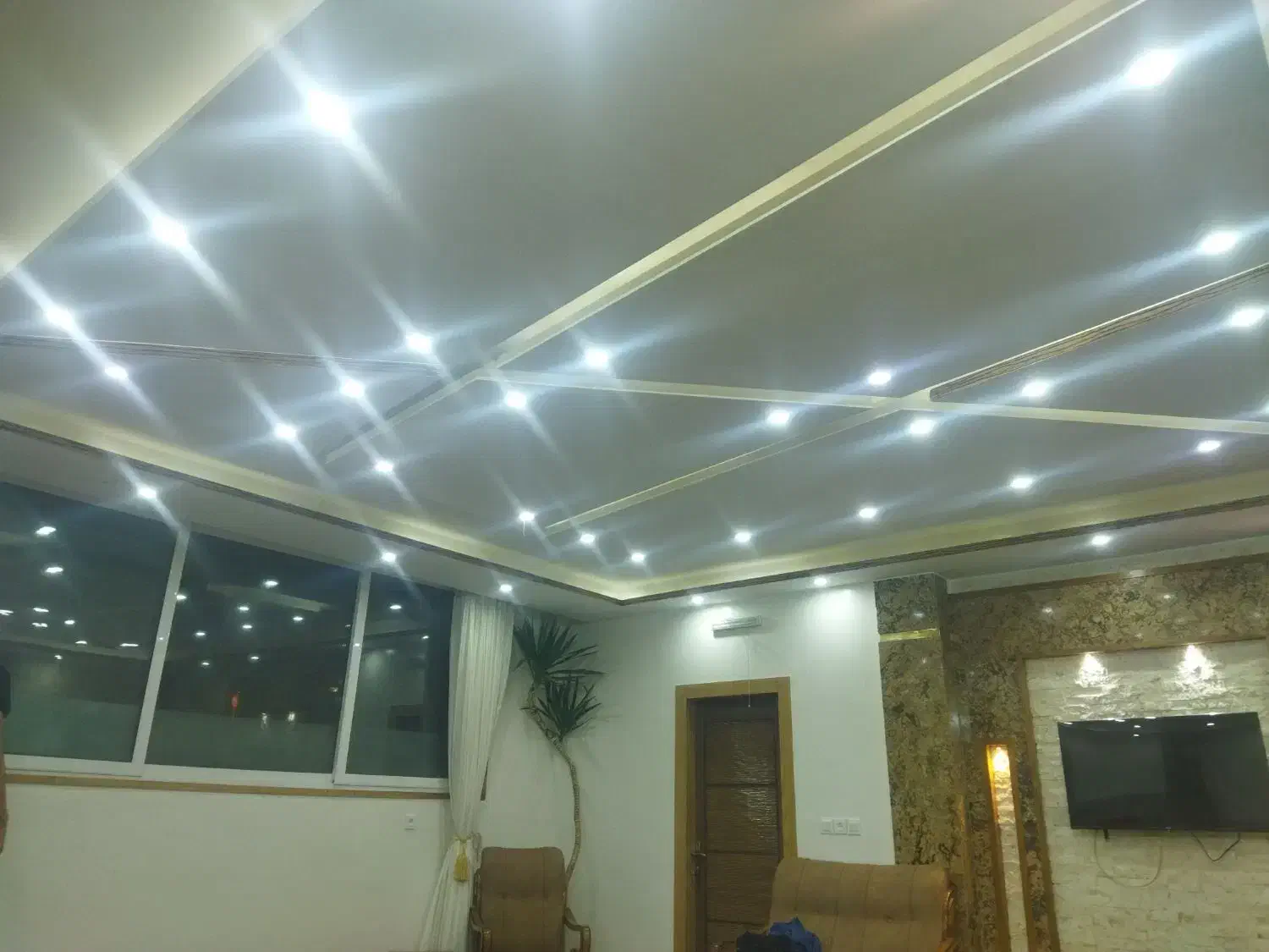 انجام‌خورده‌کاری‌بنای‌ونقاشی‌‌ونقاشی‌ورنگکاری|خدمات پیشه و مهارت|خمینی‌شهر, |دیوار