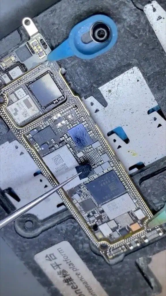 تعمیرات تخصصی گوشی ایفون (Apple)|خدمات رایانه‌ای و موبایل|خرم‌آباد, |دیوار