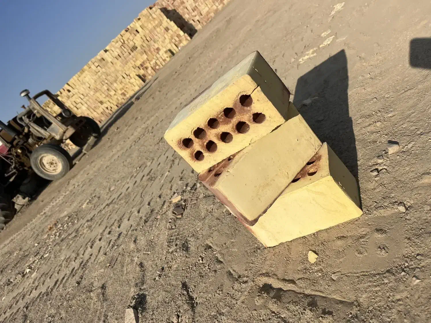 فروش انواع آجر تیغه سفال گری کاشمر قومنجان|مصالح و تجهیزات ساختمان|بیرجند, |دیوار