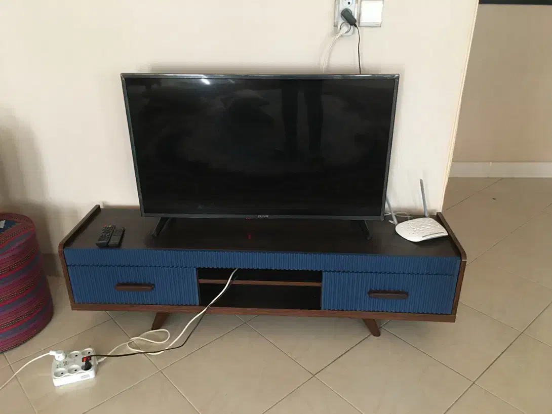 تلوزیون ۴۳اینچ|تلویزیون و پروژکتور|یزد, |دیوار