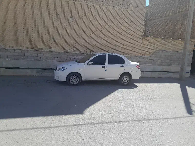 ساینا۱۴۰۱|خودرو سواری و وانت|شیراز, محراب|دیوار