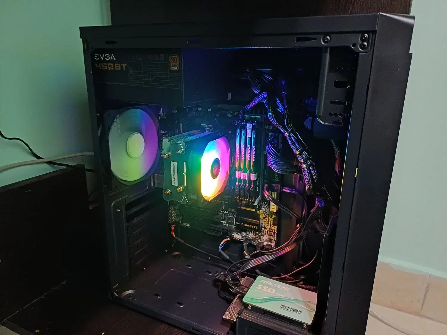 کامپیوتر نسل چهارم|رایانه رومیزی|تهران, هلال احمر|دیوار