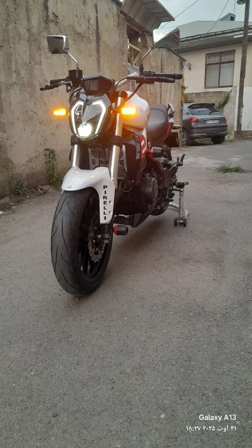 بنلی ۲۵۰ جفت سیلندر|موتورسیکلت|رشت, یخسازی|دیوار