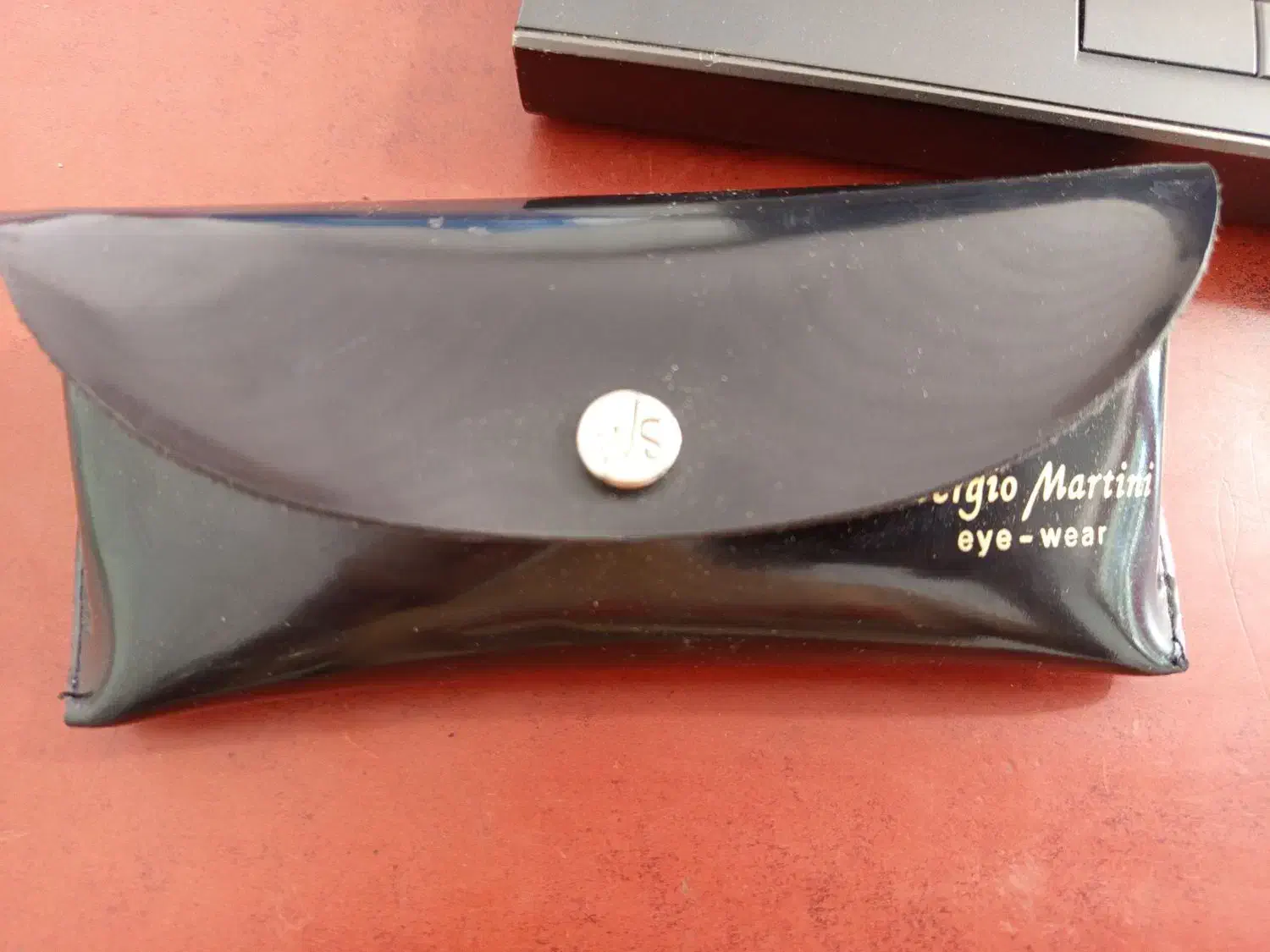 اشیا گمشده (عینک)|اشیا|سمنان, |دیوار