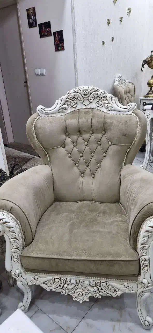 یک دست مبل هفت نفره به همراه میز ناهار خوری|مبلمان خانگی و میز عسلی|کرج, شهرک یاس شمالی|دیوار