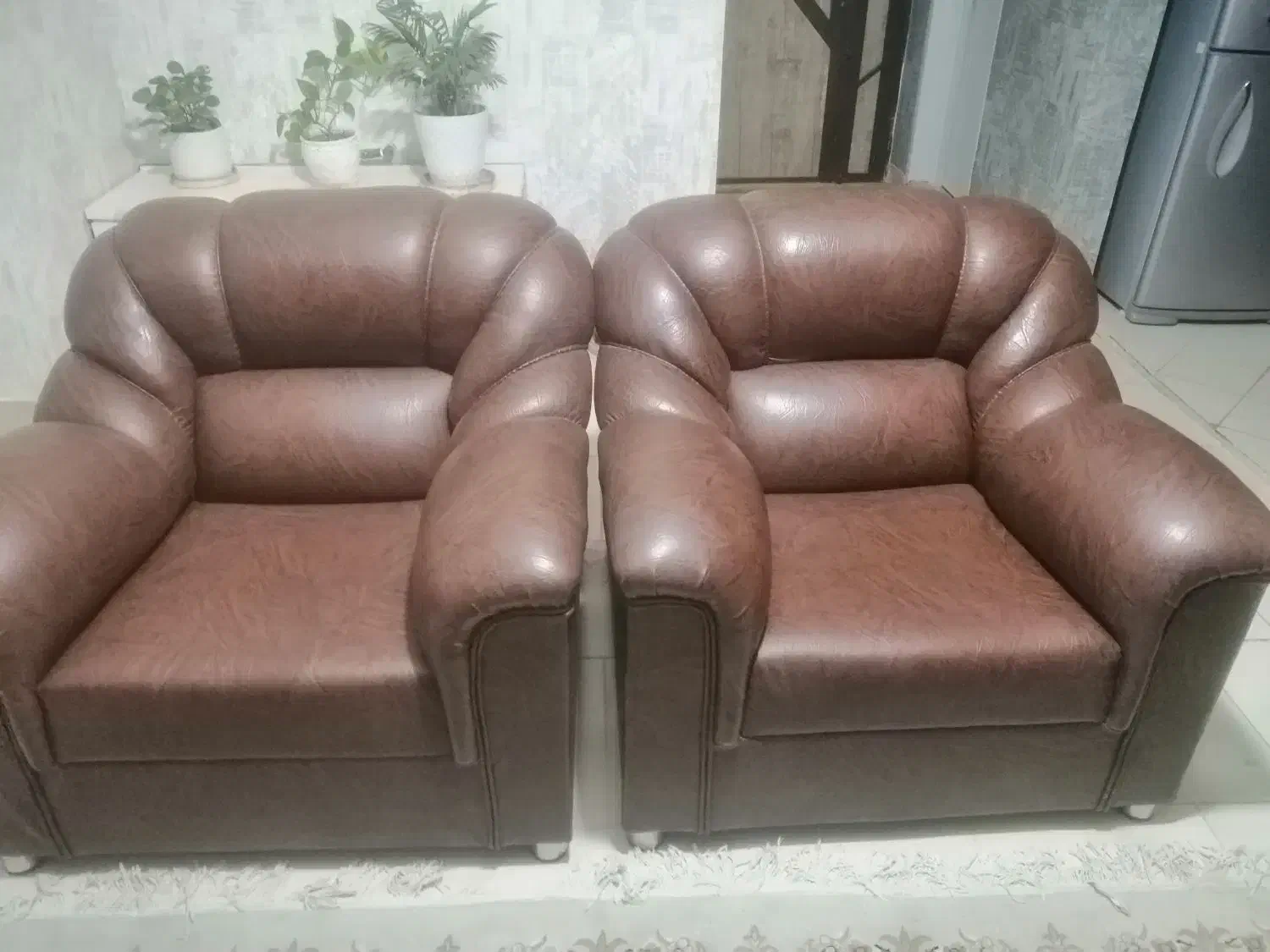 مبل چرم ترک|مبلمان خانگی و میز عسلی|صدرا-فارس, فاز ۱|دیوار