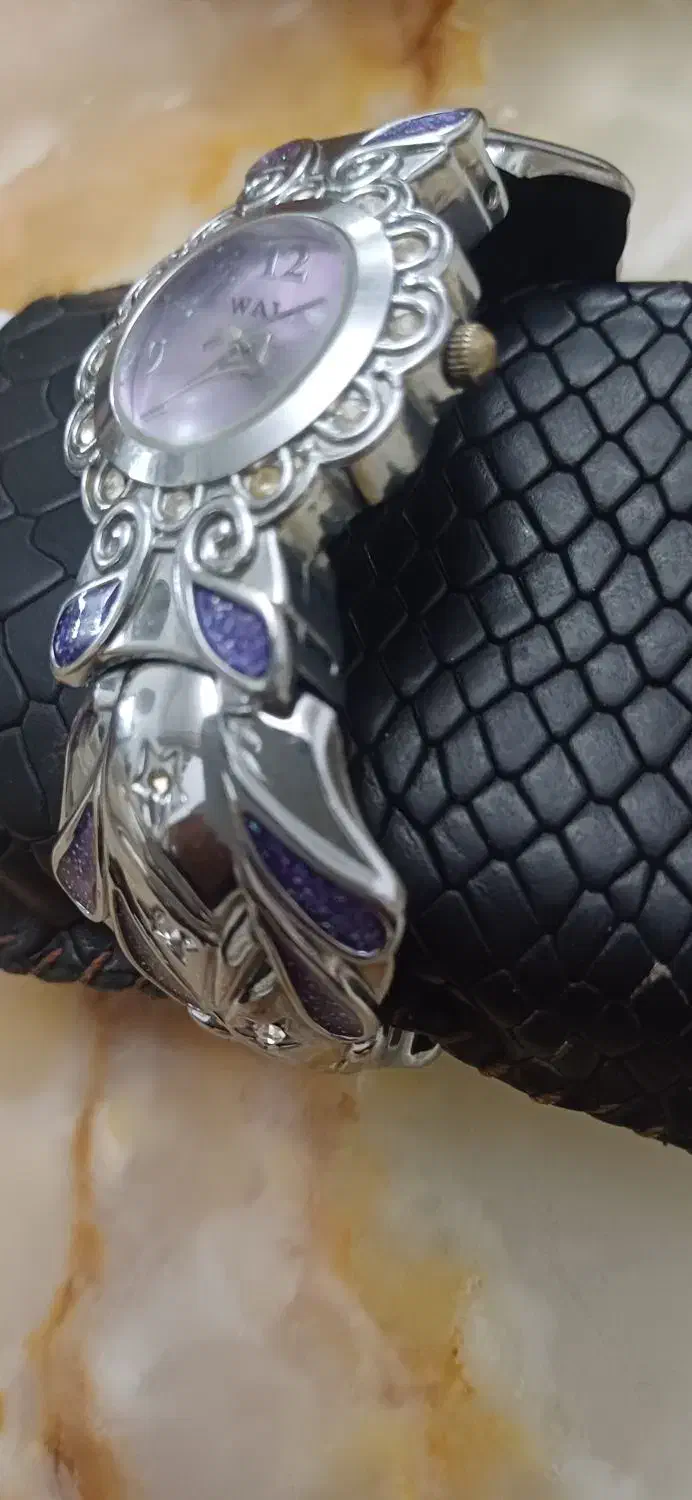 ساعت زنانه طرح دستبند مارک WALAR اصل در حد نو|ساعت|تبریز, |دیوار