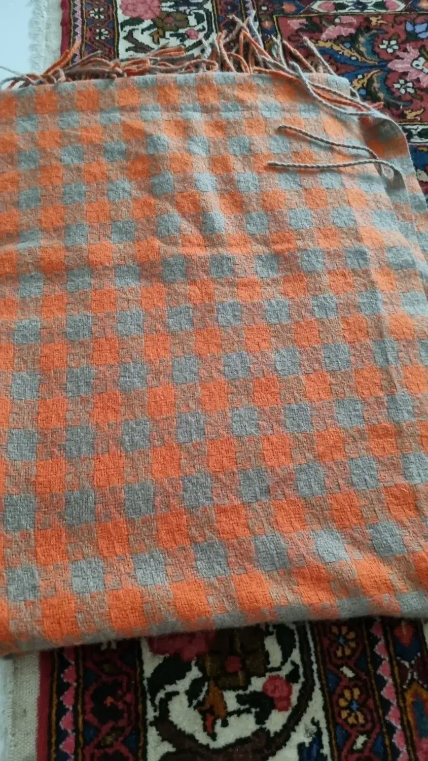 شال|لباس|اصفهان, خواجو|دیوار