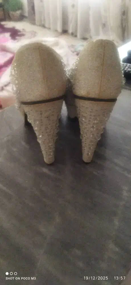 کفش|کیف، کفش، کمربند|بوکان, |دیوار