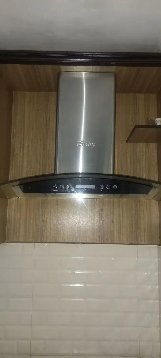 هود بیمکث|هود|رباطکریم, رباطکریم|دیوار