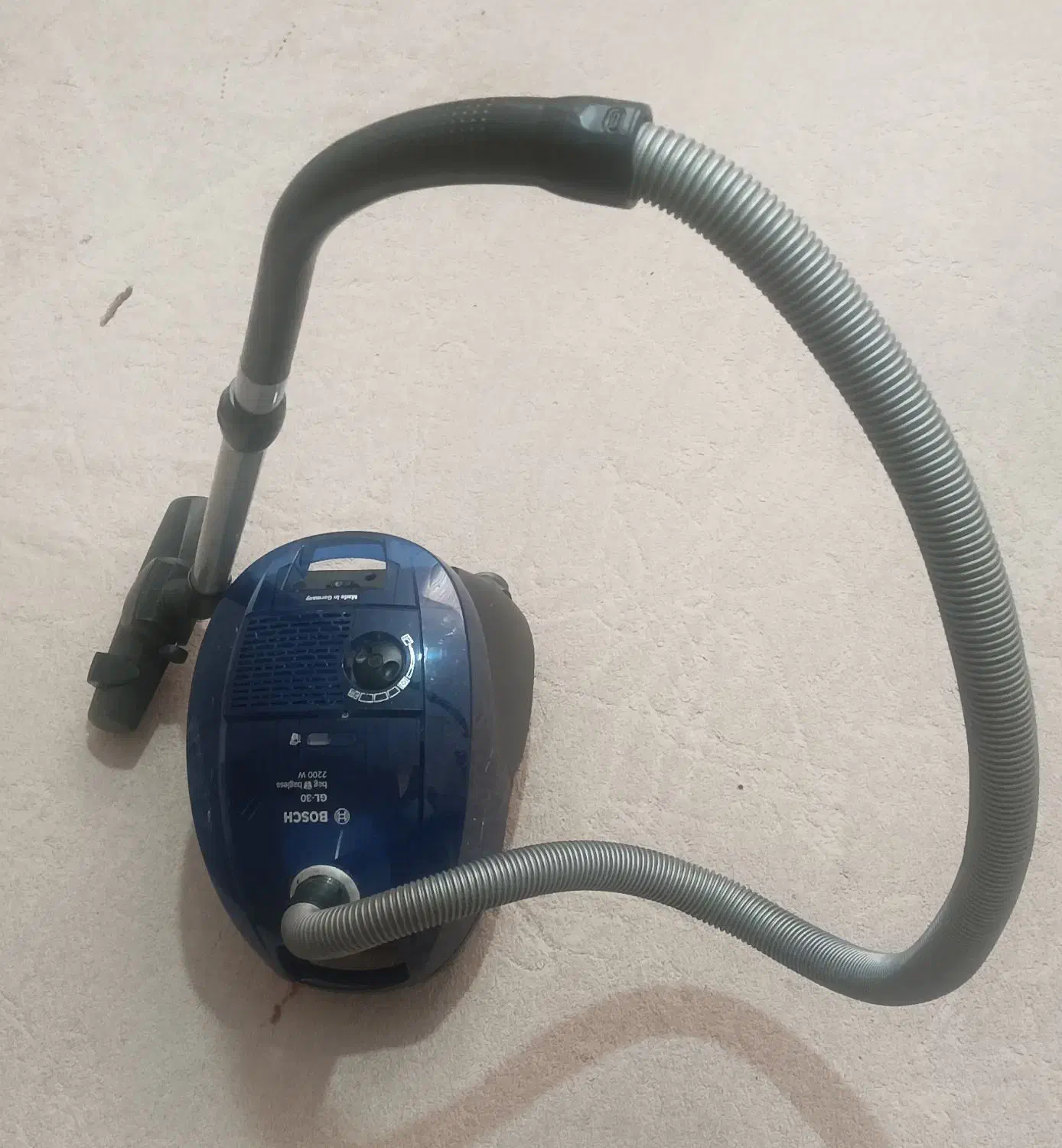 جارو برقی بوش ۲۲۰۰ وات|جاروبرقی، جارو شارژی، بخارشو|شاهینشهر, فدک|دیوار