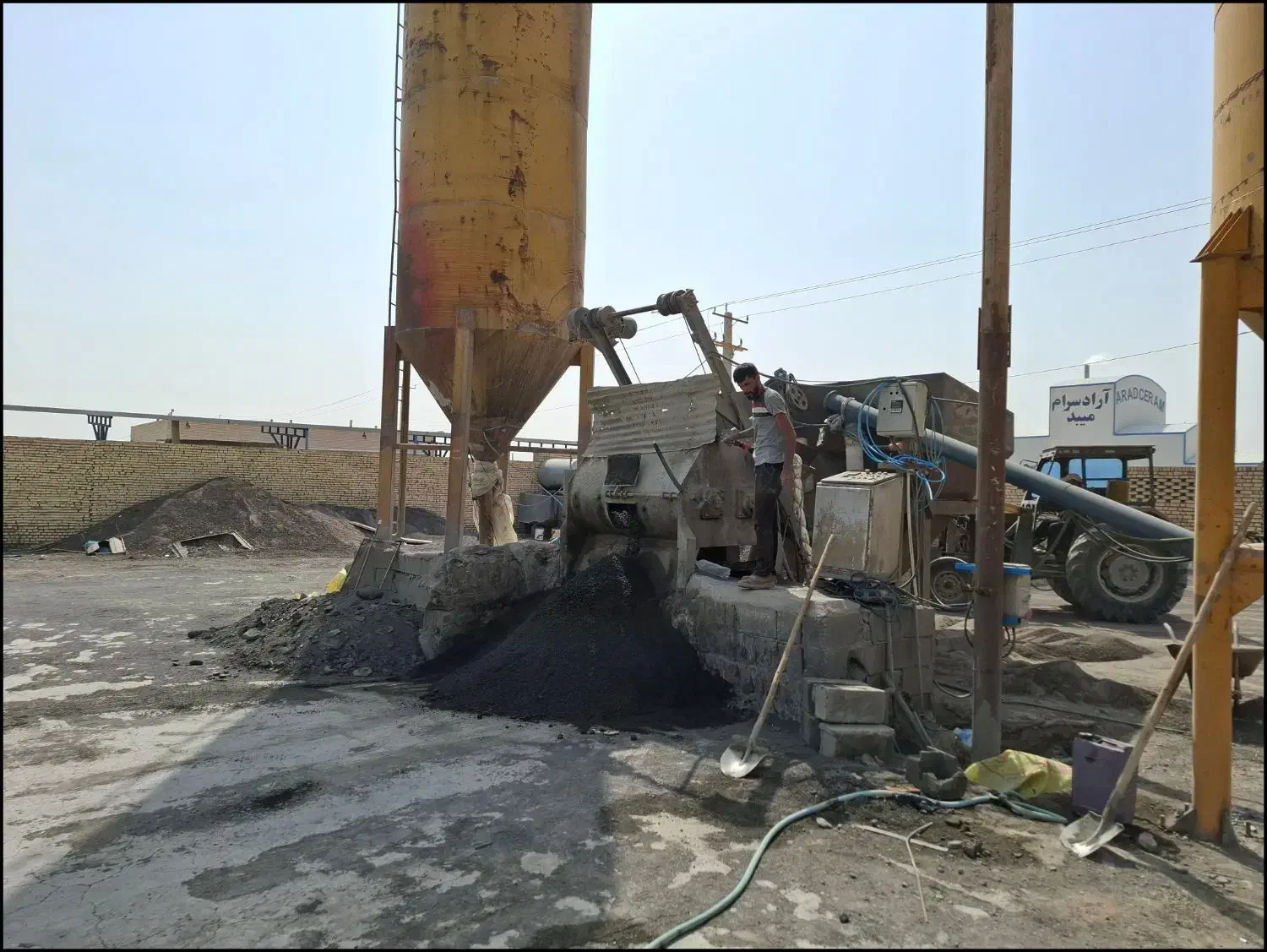 کارگر کارگاه بلوک زنی|استخدام معماری، عمران و ساختمانی|میبد, |دیوار