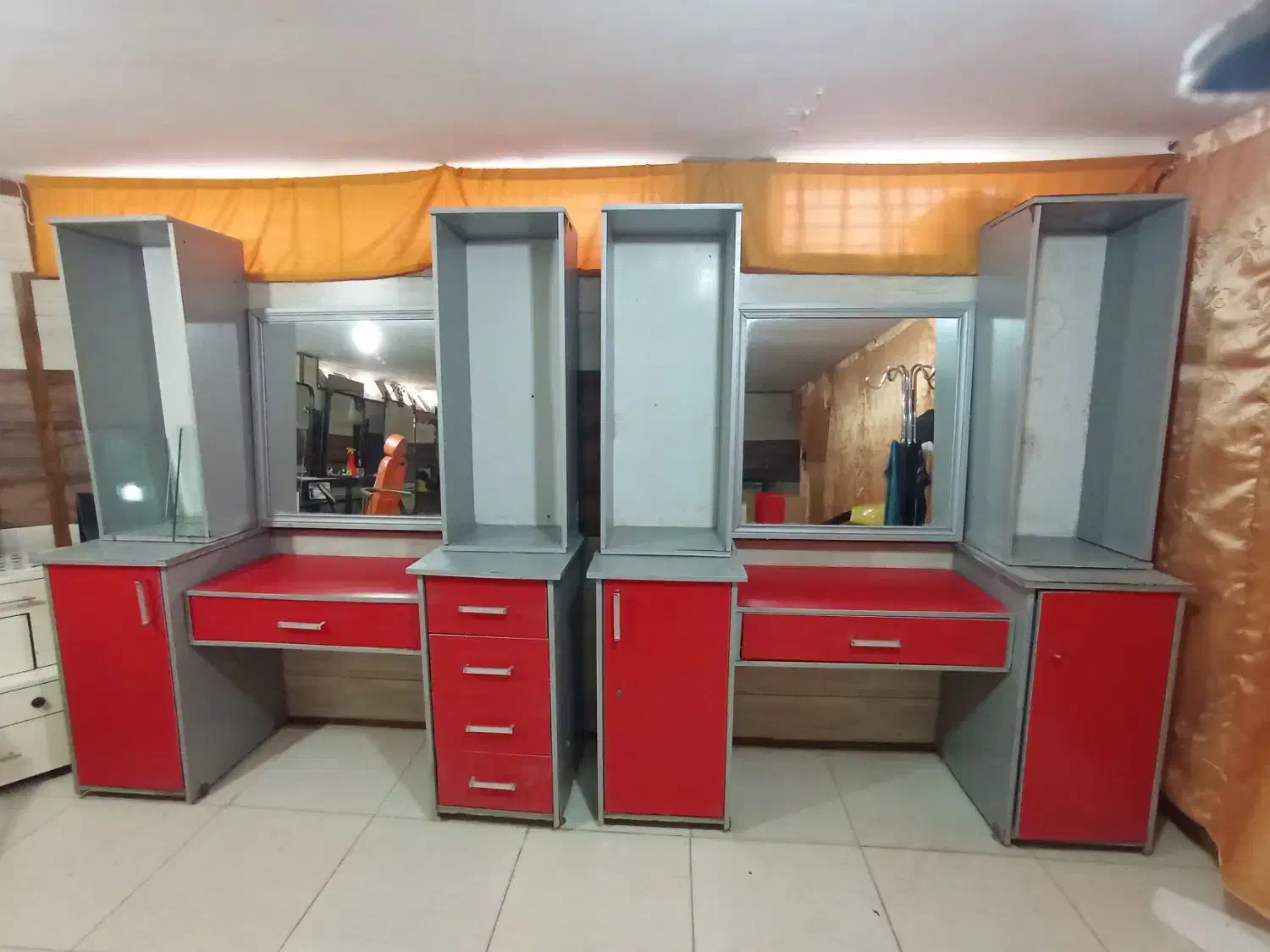 میز|آرایشگاه و سالنهای زیبایی|تربت جام, شهید نصرالهی|دیوار