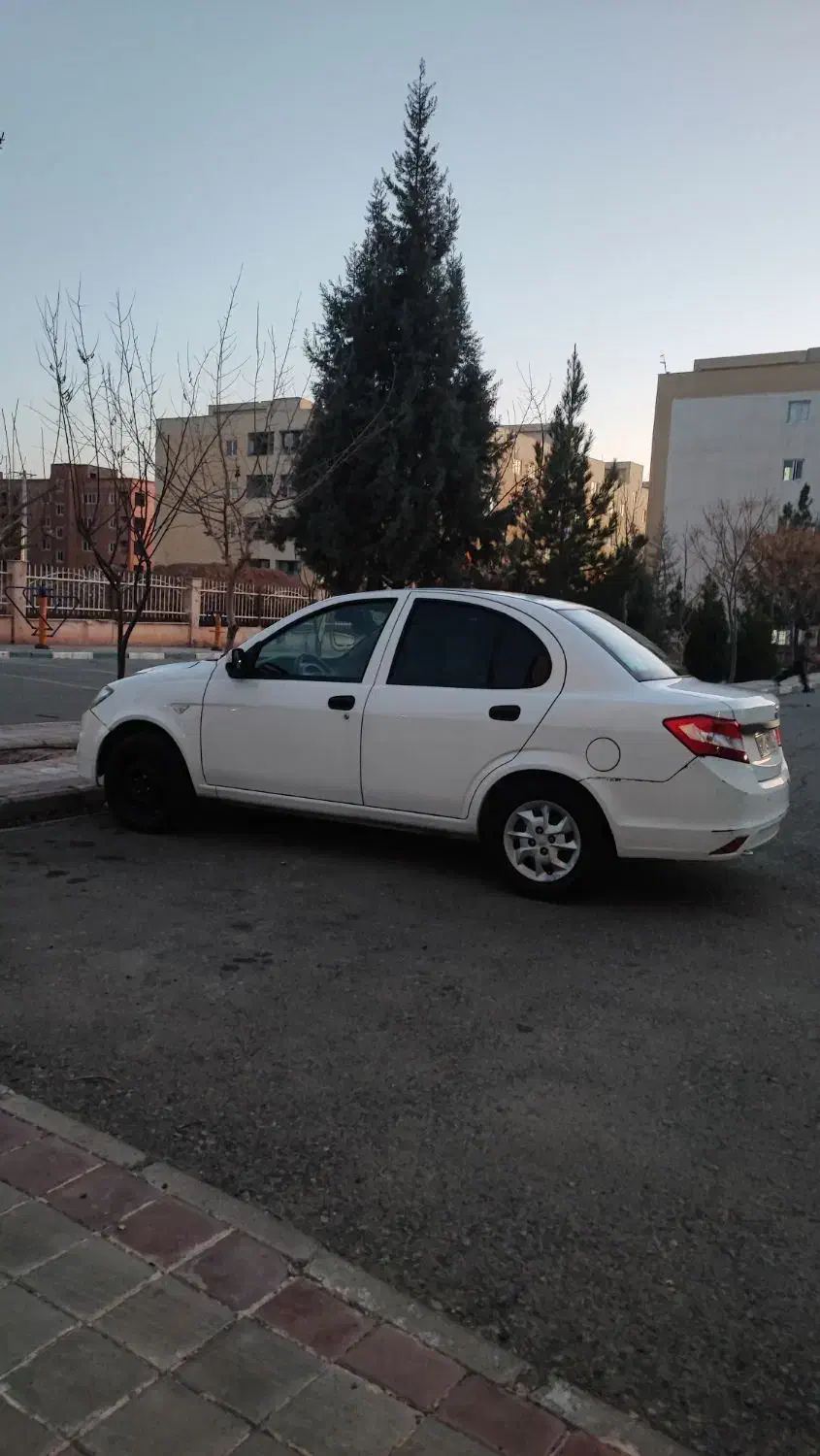 ساینا مدل98|خودرو سواری و وانت|پرند, فاز ۶|دیوار