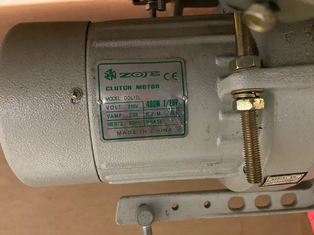 چرخ راسته شلال دوز زوجی در حد|چرخ خیاطی و ریسندگی|تبریز, |دیوار