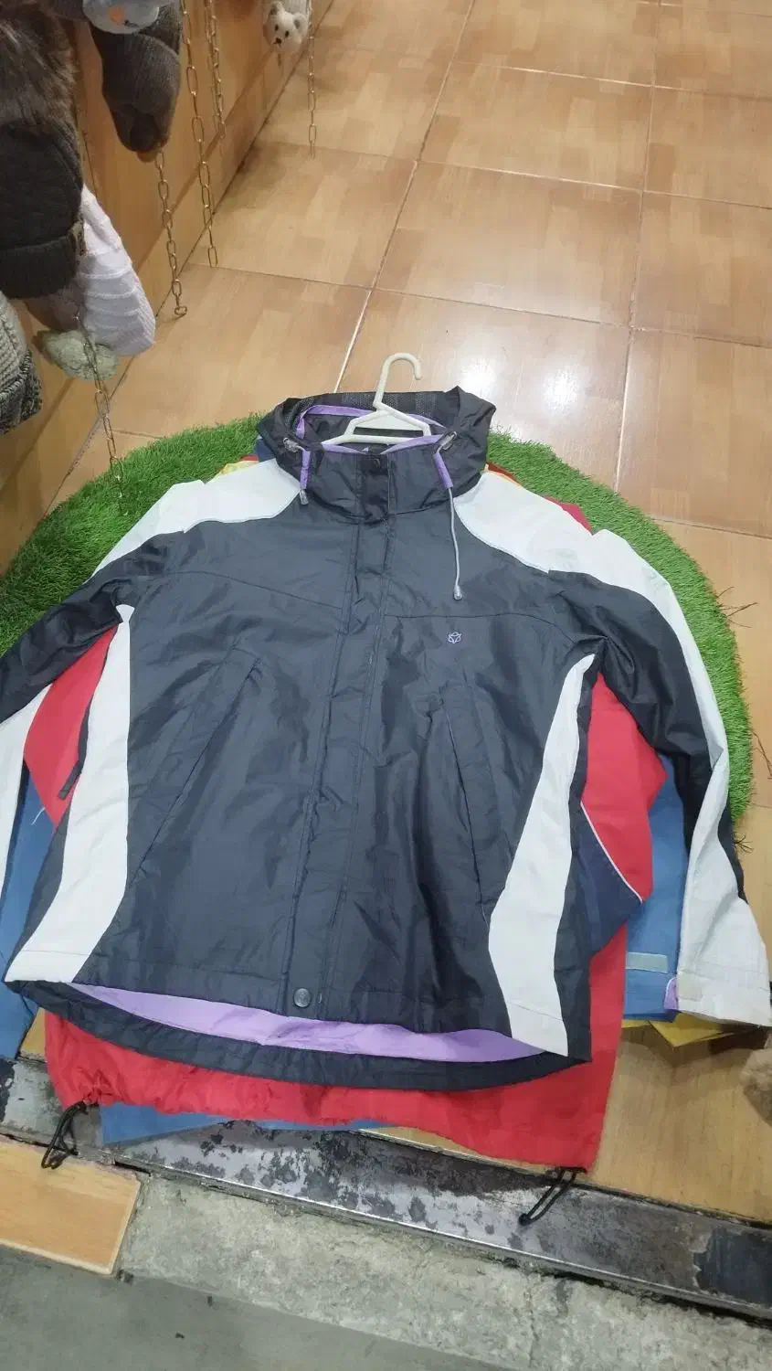 بادگیر تاناکورا|لباس|کوهسار (البرز), |دیوار