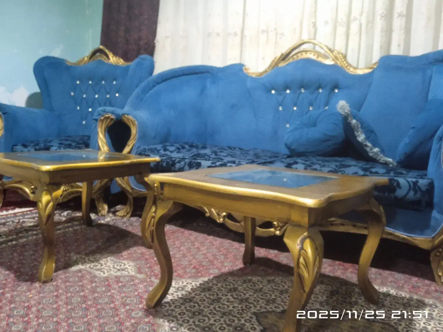 مبل سلطنتی 7نفره آنتیک واستثنایی .بادومیزعسلی.|مبلمان خانگی و میز عسلی|تربت جام, شهید غلام زاده|دیوار