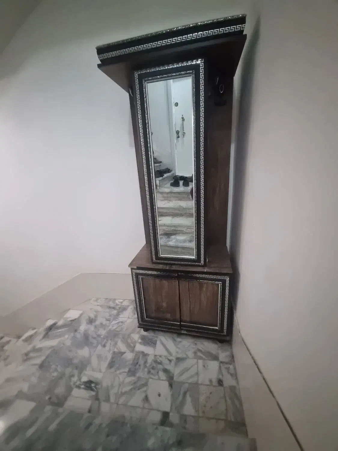 جاکفشی|جاکفشی، کمد، دراور|گناباد, |دیوار