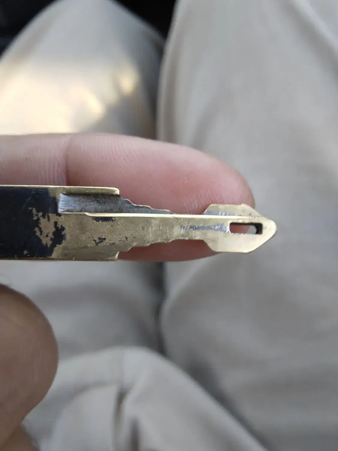 سوئیچ پژو ۲۰۶ پیدا شده|اشیا|اقبالیه, |دیوار