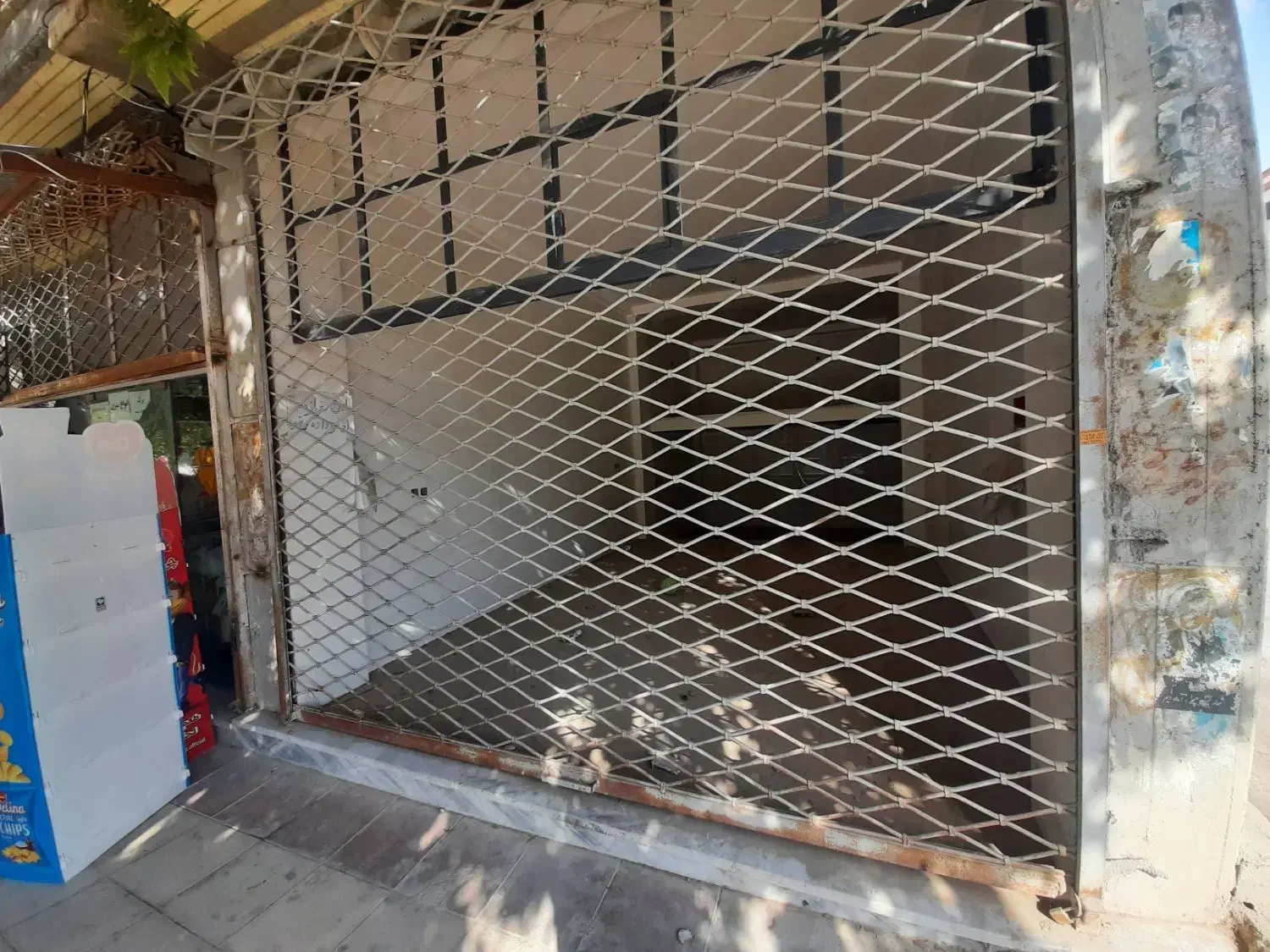 مغازه ۳۰ متری بلوار شهید وحیدی، بهترین موقعیت|اجارهٔ مغازه و غرفه|آشخانه, |دیوار