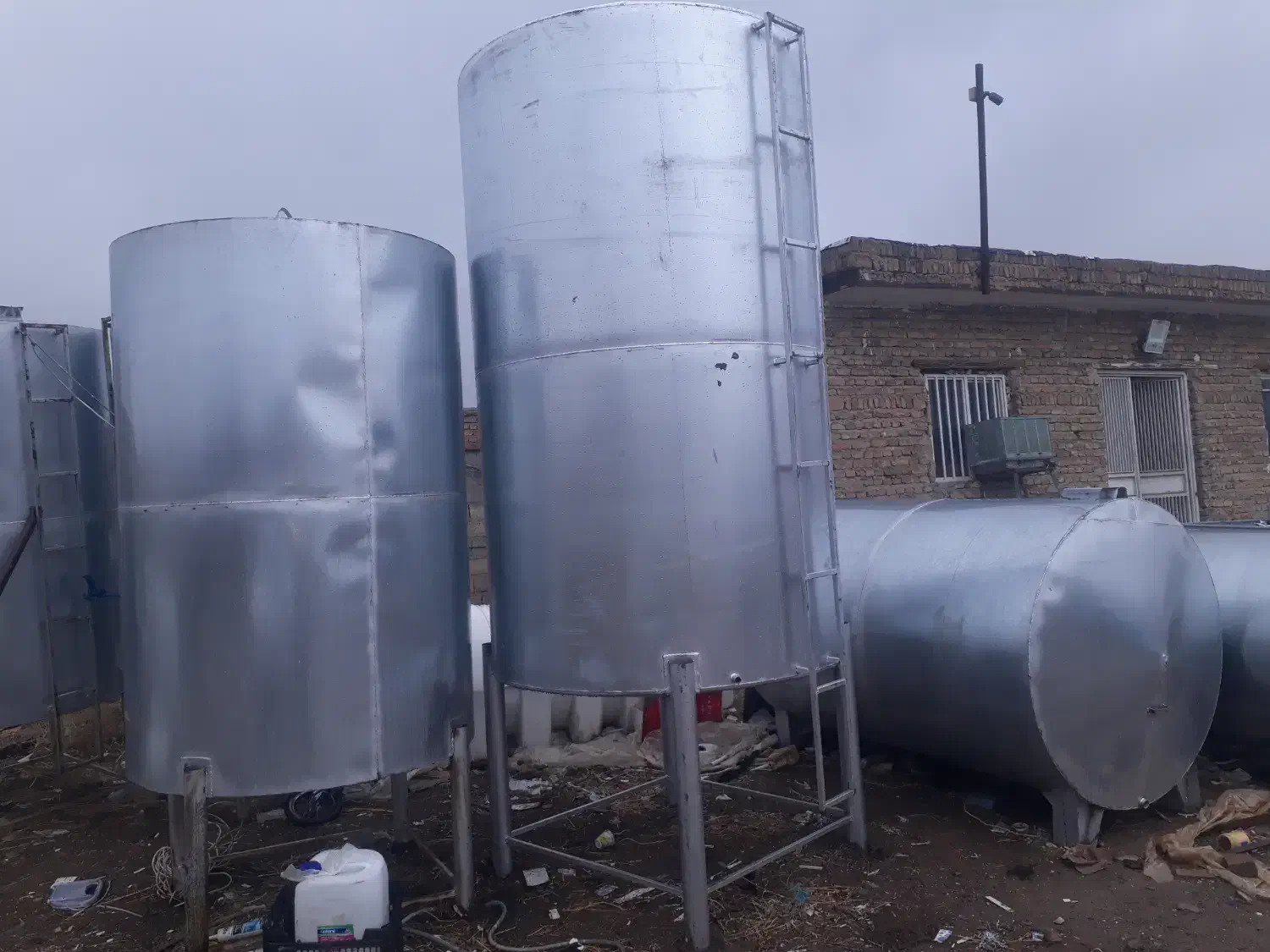 کانکس تانکر و درب باغ کانتینر|مصالح و تجهیزات ساختمان|صوفیان, |دیوار