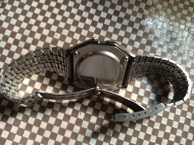 ساعت کامپیوتری اوماکس|ساعت|اسلام‌شهر, شهرک مفیدی|دیوار