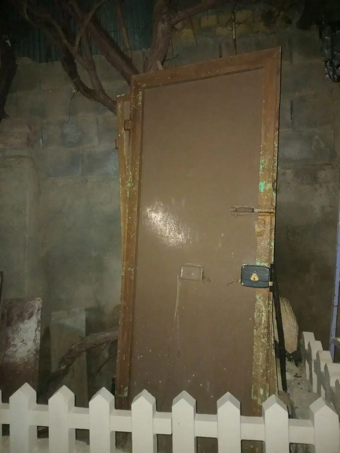 درب حیاط جنس محکم|مصالح و تجهیزات ساختمان|دینور, |دیوار