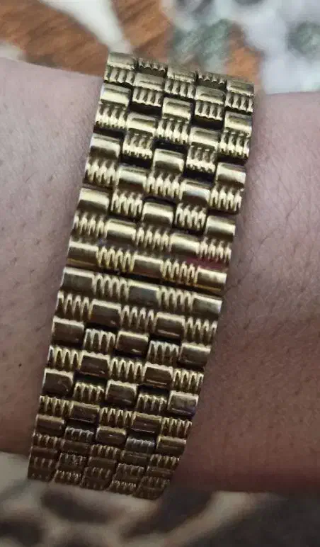 ساعت رنگ ثابت و اصل|ساعت|زاهدان, |دیوار