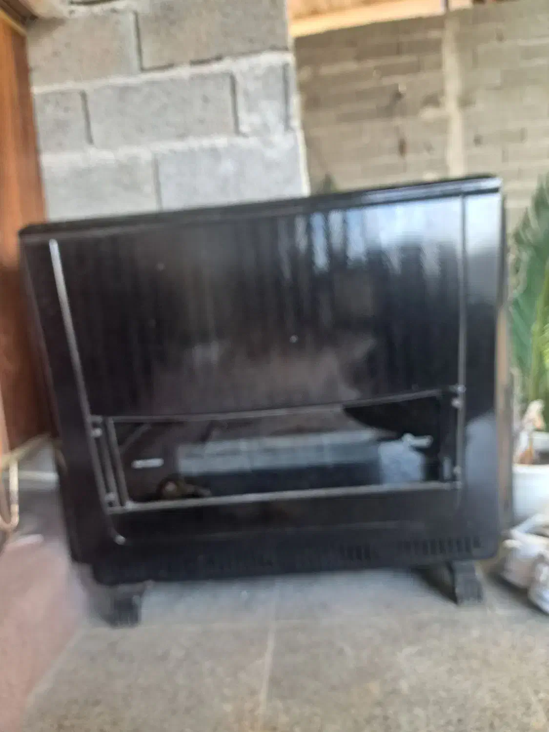 بخاری گازی رنگ مشکی|بخاری، هیتر، شومینه|رشت, حومه رشت|دیوار