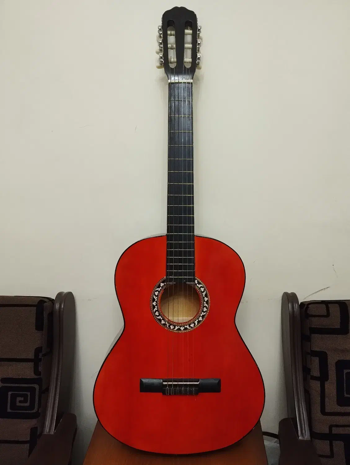 گیتار کلاسیک|گیتار، بیس، امپلیفایر|اردبیل, |دیوار