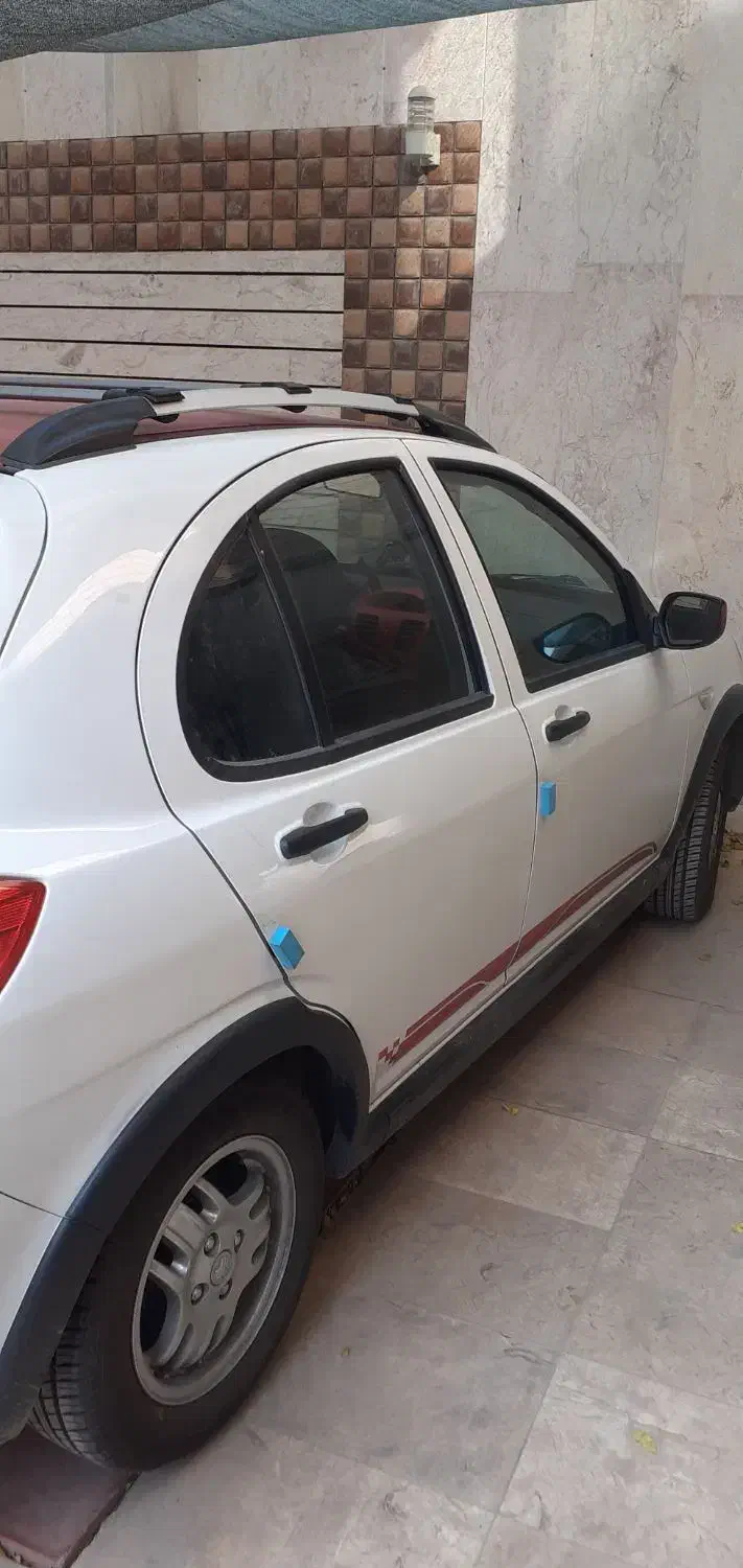 کوئیک Rمدل۴۰۱سفید، قرمز|خودرو سواری و وانت|اصفهان, کشاورزی|دیوار