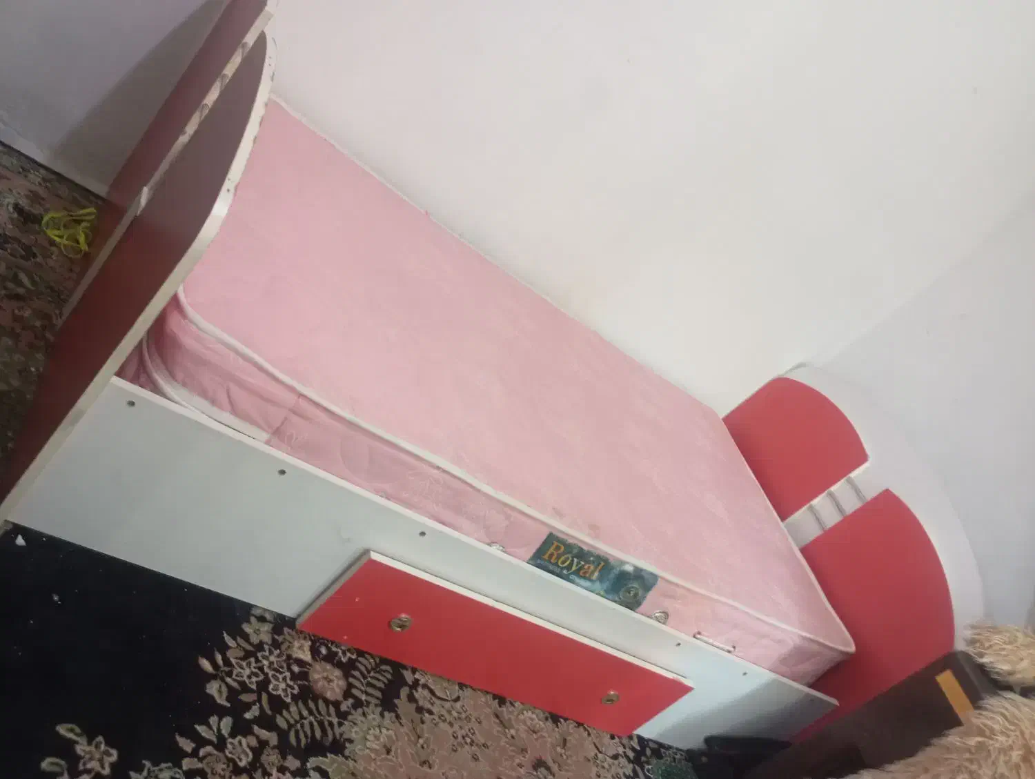 تخت خواب یک نفره چوبی کشو دار با تشک|تخت و سرویس خواب|بروجرد, |دیوار