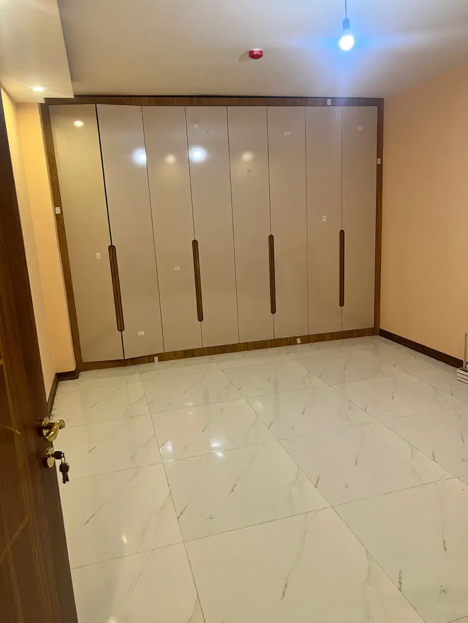 فروش فوری آپارتمان ۱۶۵ متری|فروش آپارتمان|خمینی‌شهر, |دیوار