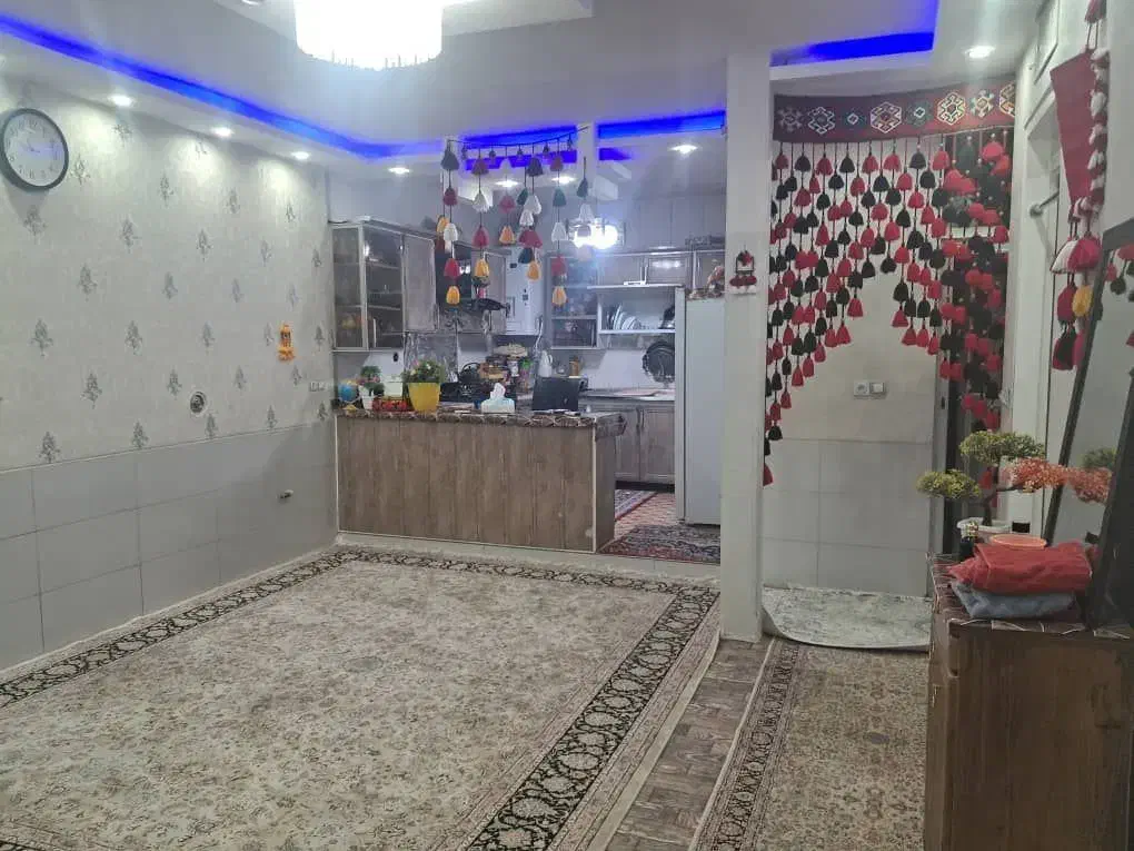 منزل 2 خواب حیاط دار ویلایی|فروش خانه و ویلا|شیراز, قلعه شاهزاده بیگم|دیوار