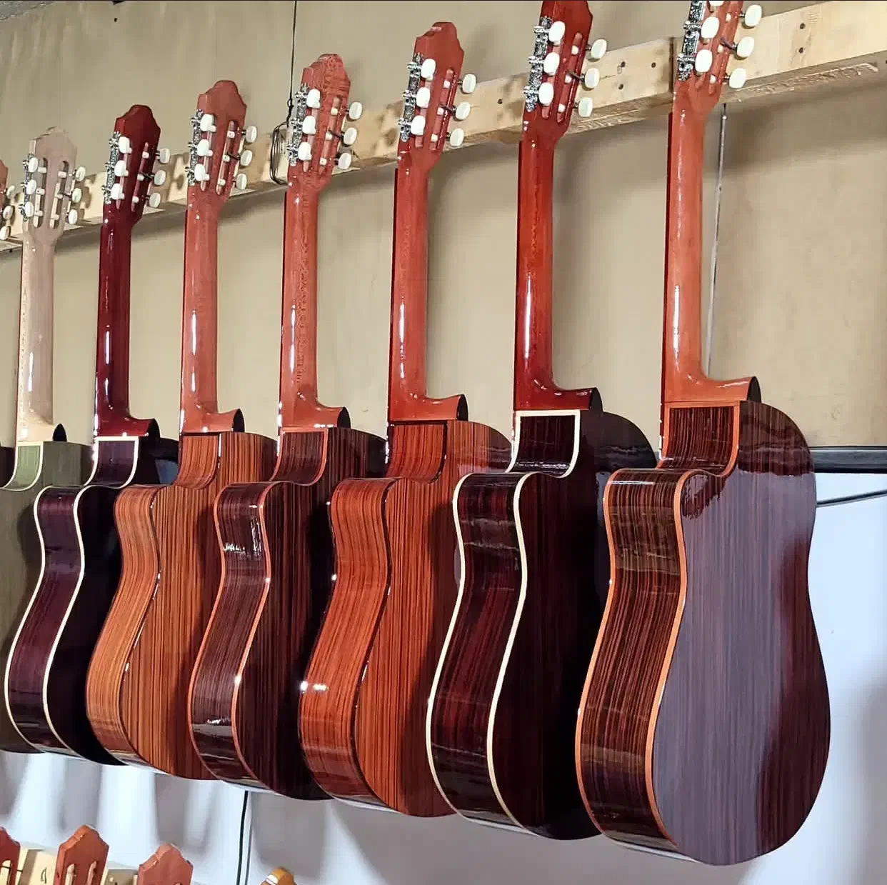 گیتار استاندارد با قیمت پایین|گیتار، بیس، امپلیفایر|تهران, جمال‌زاده|دیوار