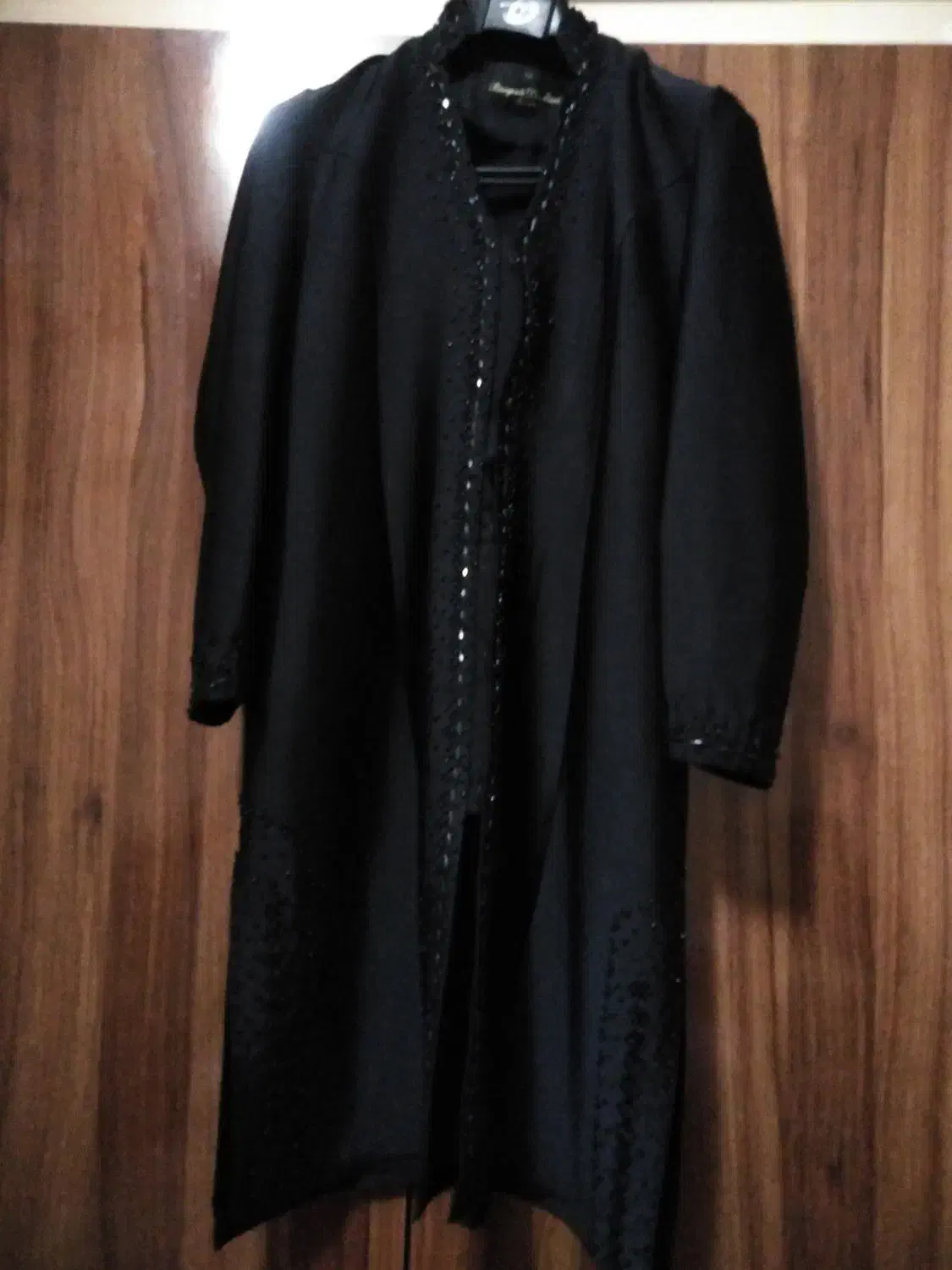 لباس های نو|لباس|تربتحیدریه, حسنی بالا|دیوار