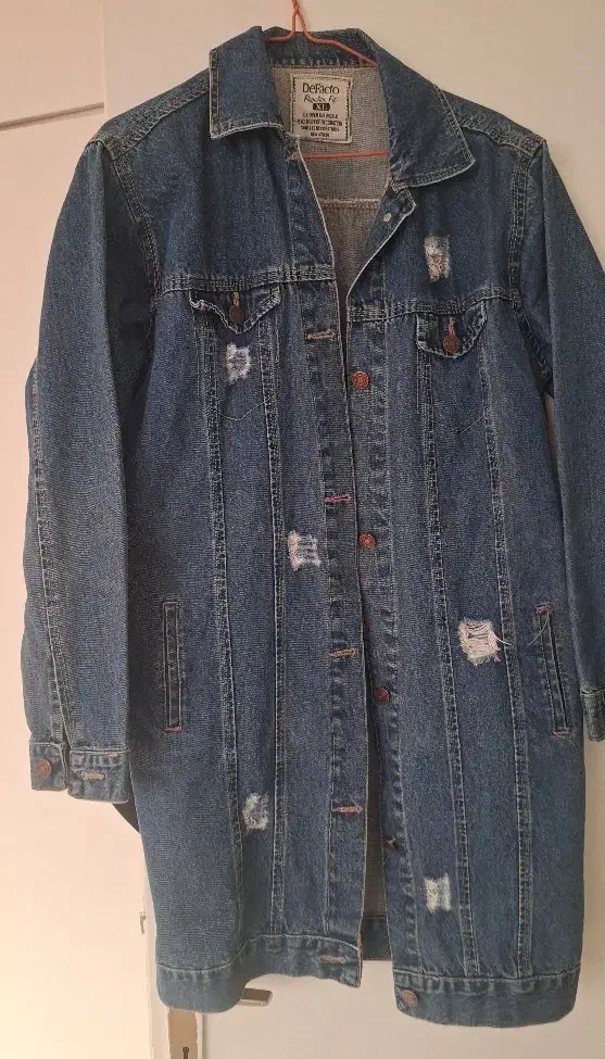 مانتوبارونی،پولیور|لباس|فردیس, داوری|دیوار