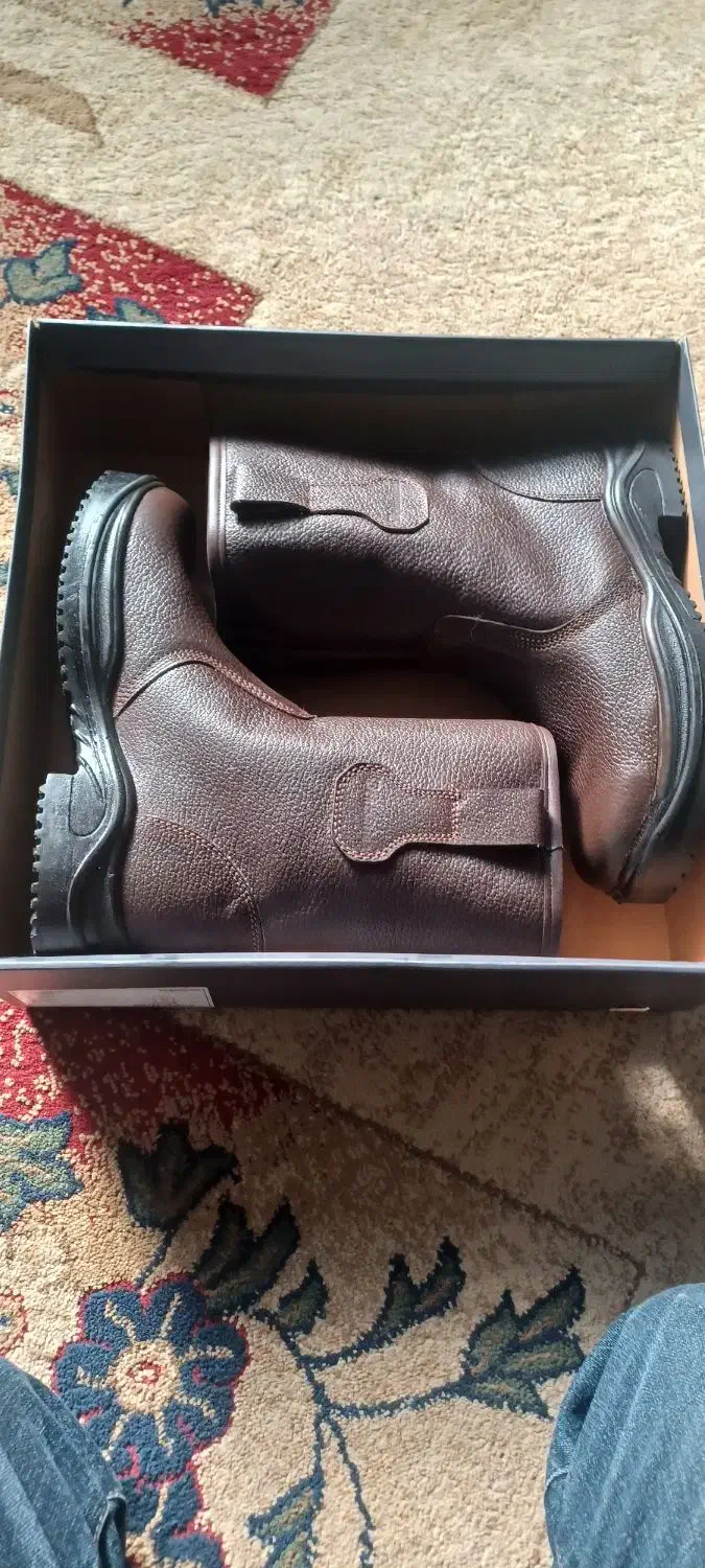 تعداد بیست جفت کفش ایمنی|کیف، کفش، کمربند|فارسان, |دیوار