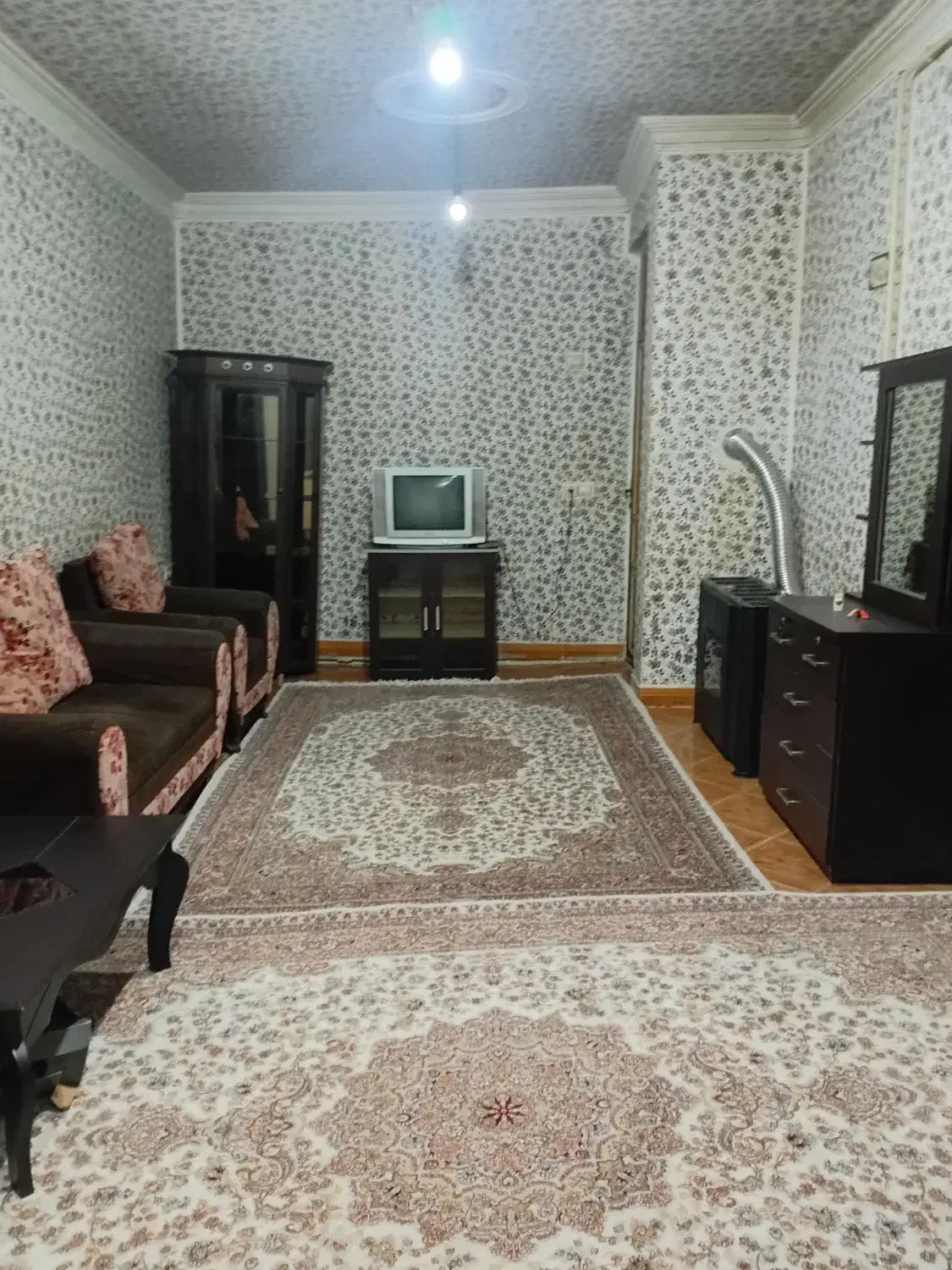 اجاره روزانه تک خواب|اجارهٔ کوتاه‌مدت آپارتمان و سوئیت|رشت, کوی حسینی|دیوار