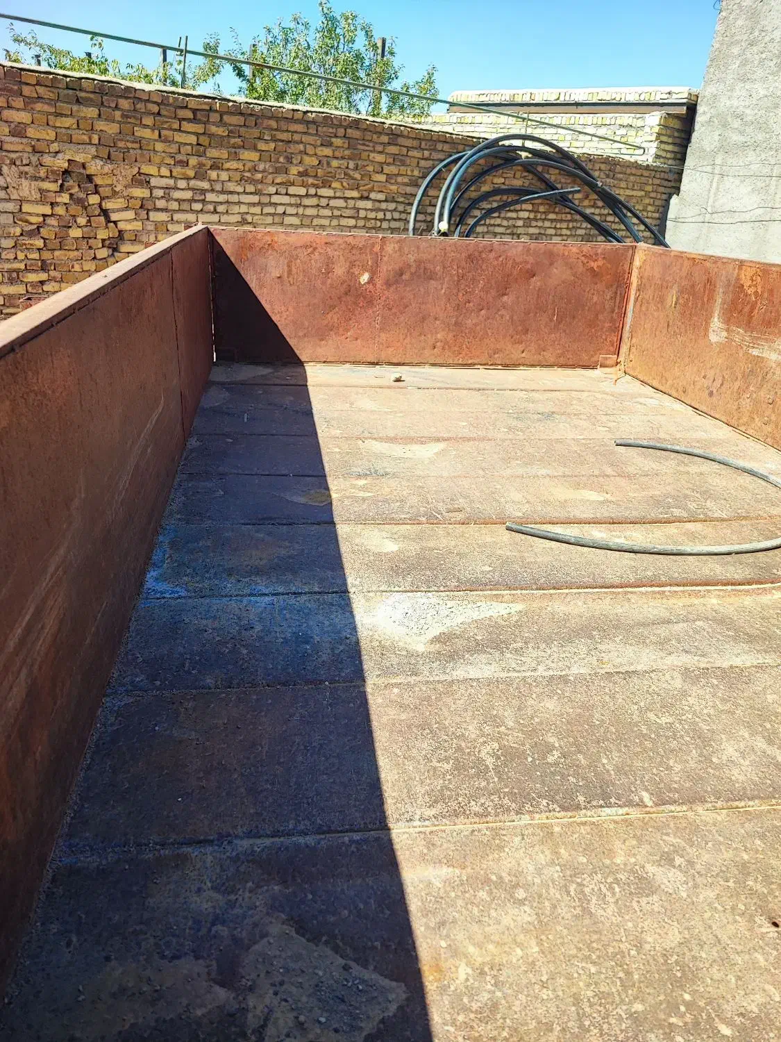 تریلی سالم چهار چرخ جک داره ده تن|ماشین‌آلات صنعتی|سردرود, |دیوار