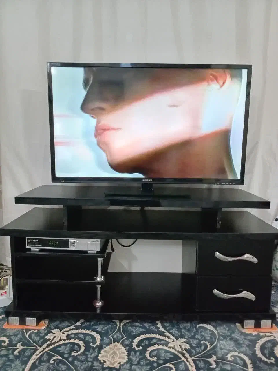 تلوزیون ۴۲ اینچ|تلویزیون و پروژکتور|ساوه, |دیوار