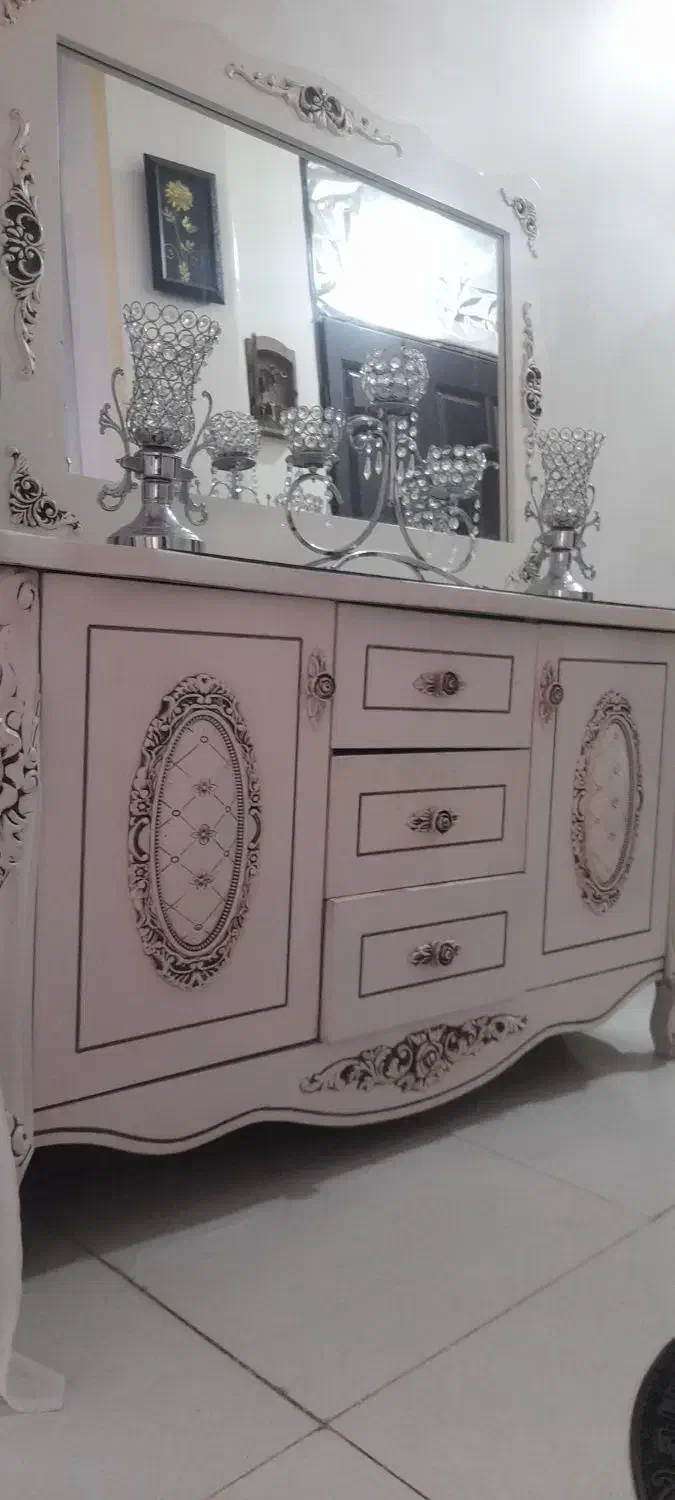 اینه کنسول ومیزتی وی|بوفه، ویترین، کنسول|اهواز, کوی باهنر|دیوار