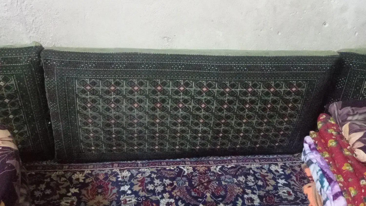 پشتی با رویه فرش|پشتی|اهواز, ناحیه صنعتی کارون|دیوار