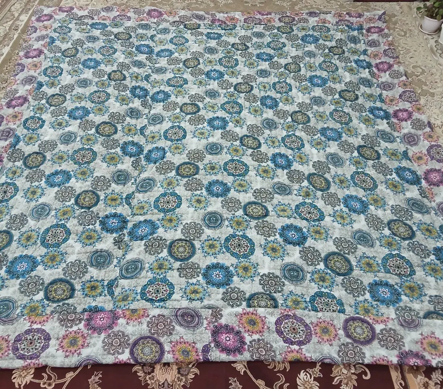 لحاف کرسی|رختخواب، بالش، پتو|تربت‌حیدریه, بازار|دیوار