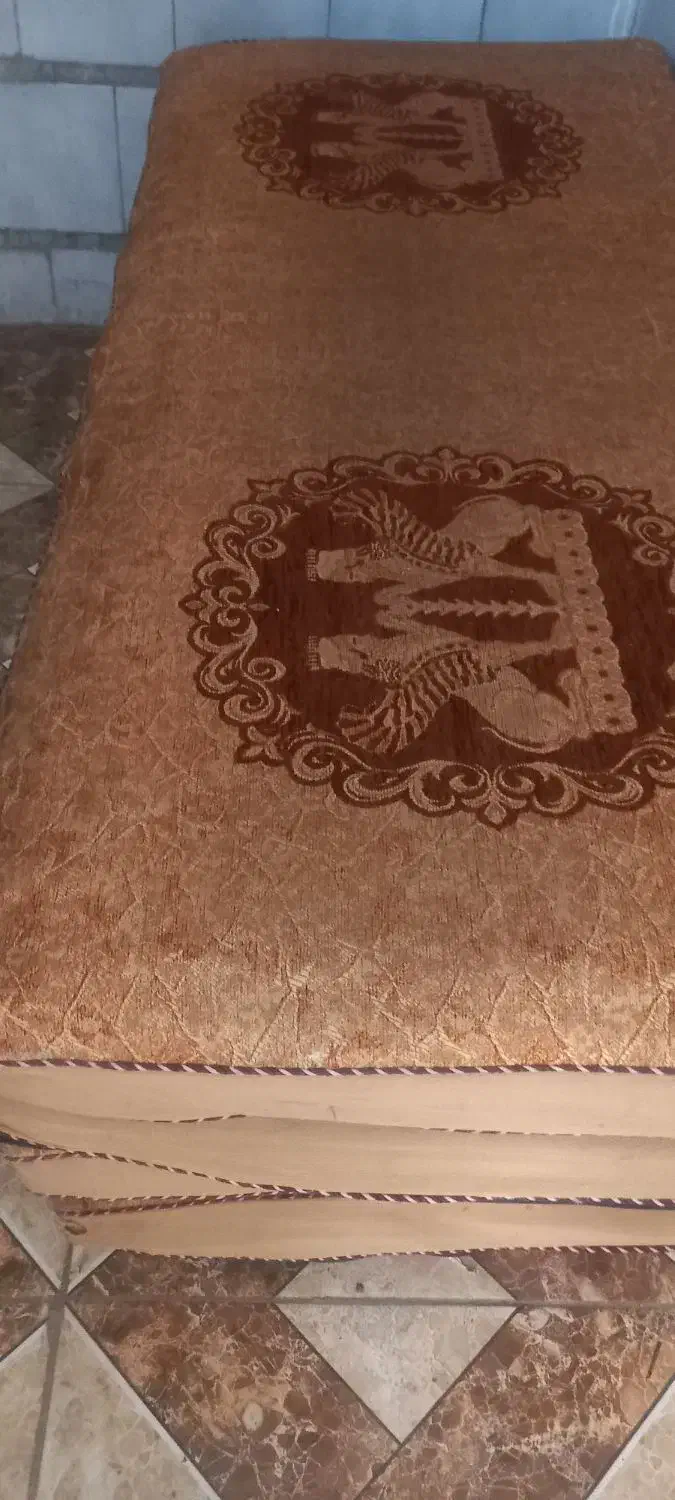 پشتی|پشتی|شیراز, شریفآباد|دیوار