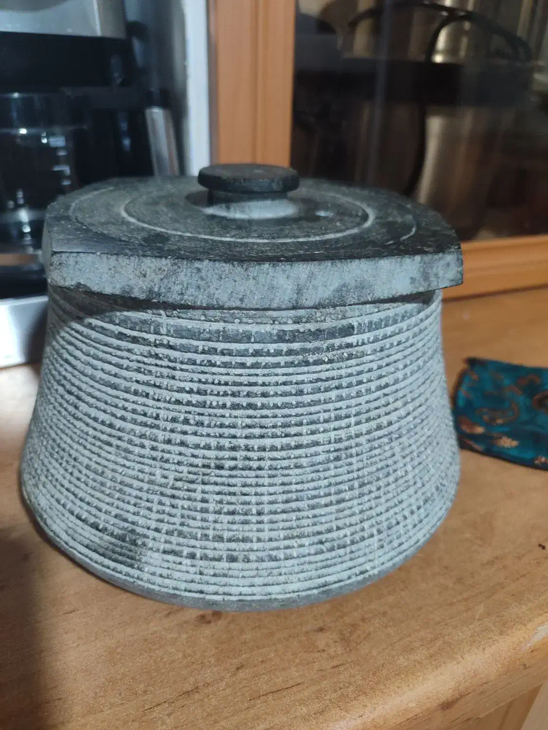 دیگ سنگی|ظروف پخت‌وپز|نهاوند, |دیوار